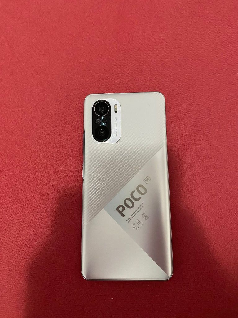 Vând poco f3 128gb  6b RAM culoare argintie full box