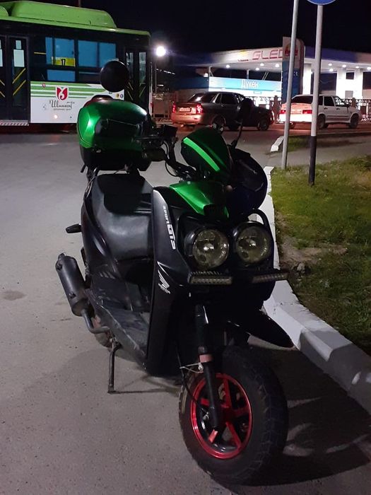 Скутор бумер продам