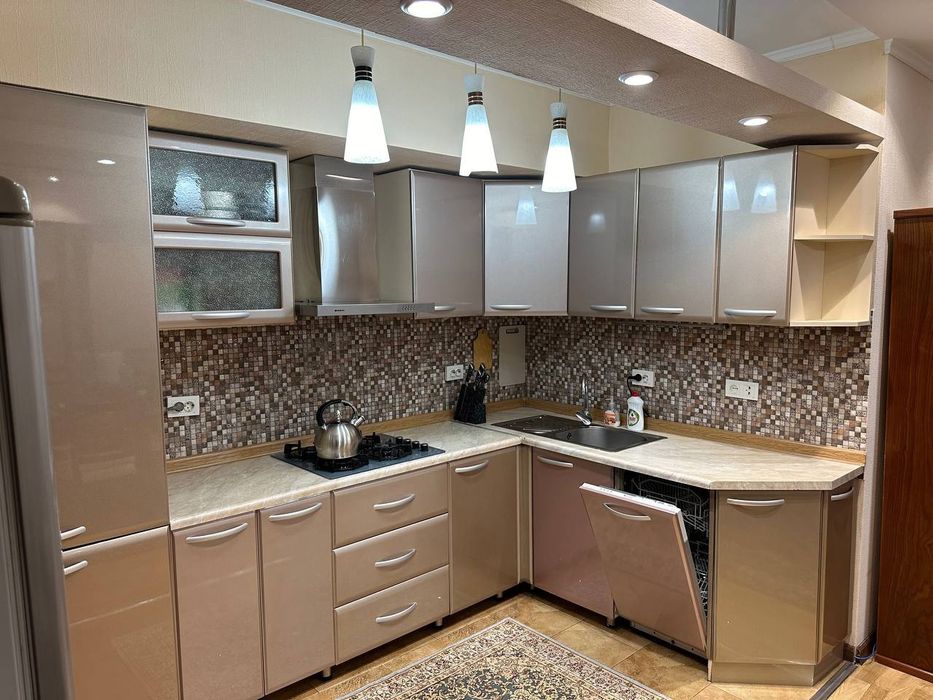 Ц1 3/5/9 квартира в хорошем состоянии,6 роддом