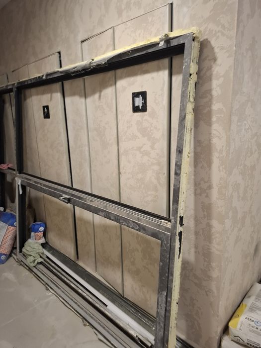 Продам дверь из термо пластика.