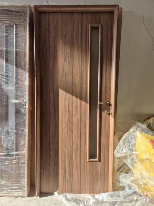 Usi de interior in stare foarte buna