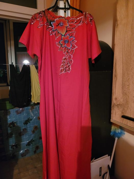 Продавам две  рокли