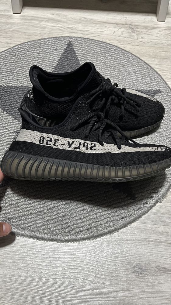 Vand adidas yeezy 350 oreo marimea 40