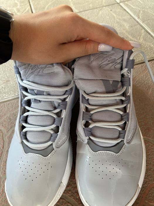 Jordan 4 max aura