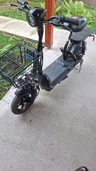 Scuter electric funcțional.