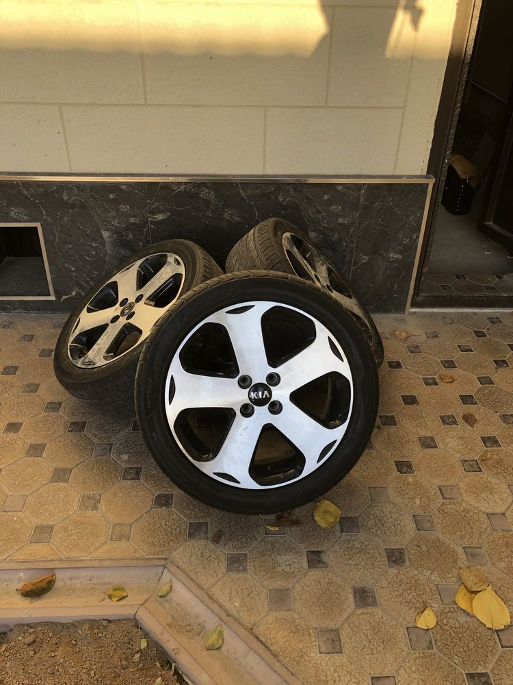 Диски с покрышками от Kia Rio