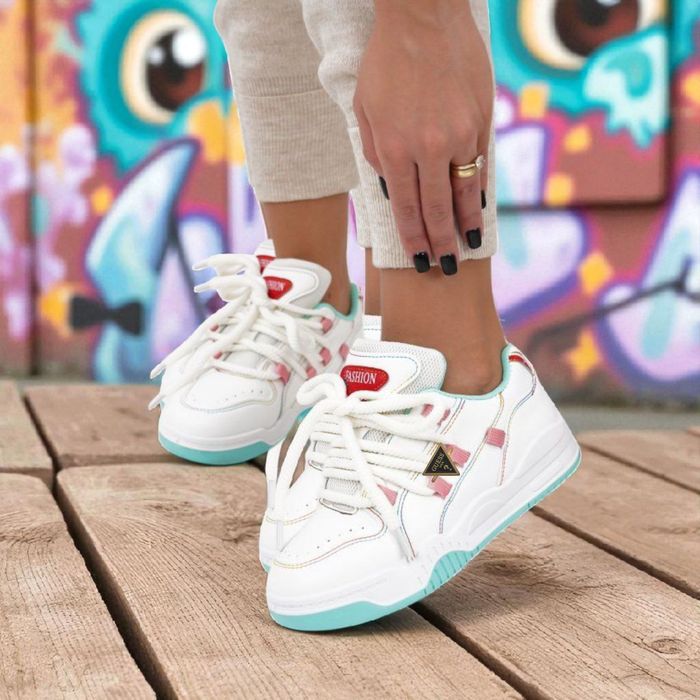 Adidași dama super pret