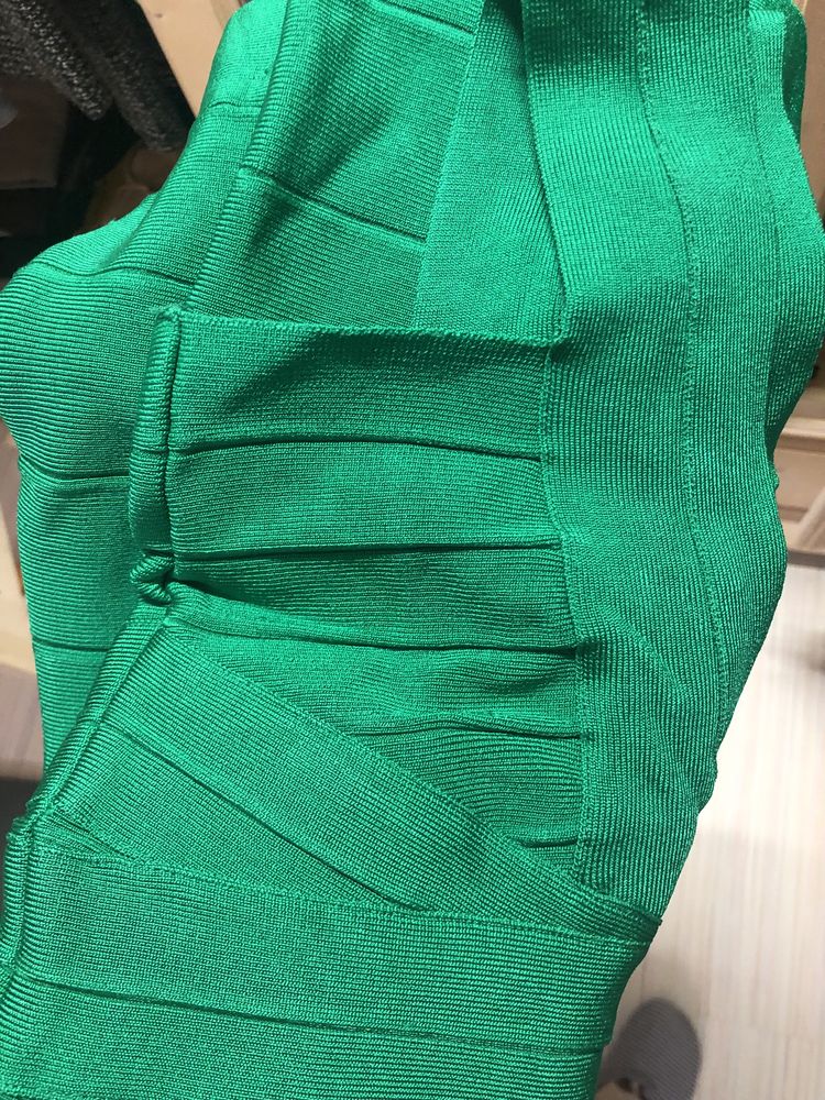 Bebe бандажна мини зелена рокля