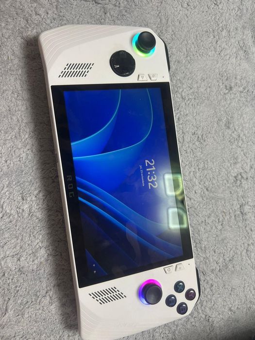 Consola portabilă Asus Rog Ally Z1Extreme-stare ca nou