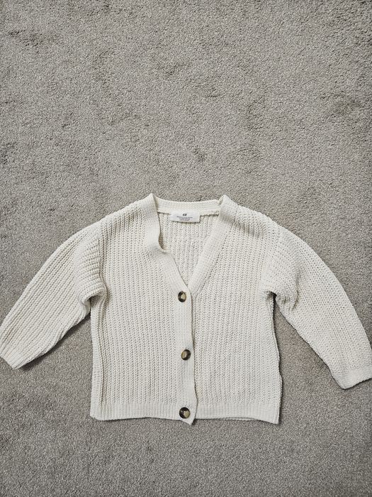 Pulover cu nasturi crem H&M mărime 116