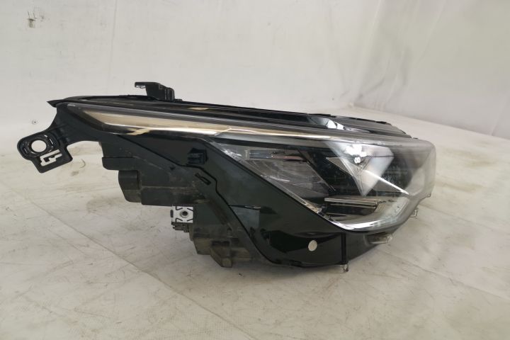 Десен фар Оригинален Led в добро състояние Фолксваген ВВ / Volkswagen