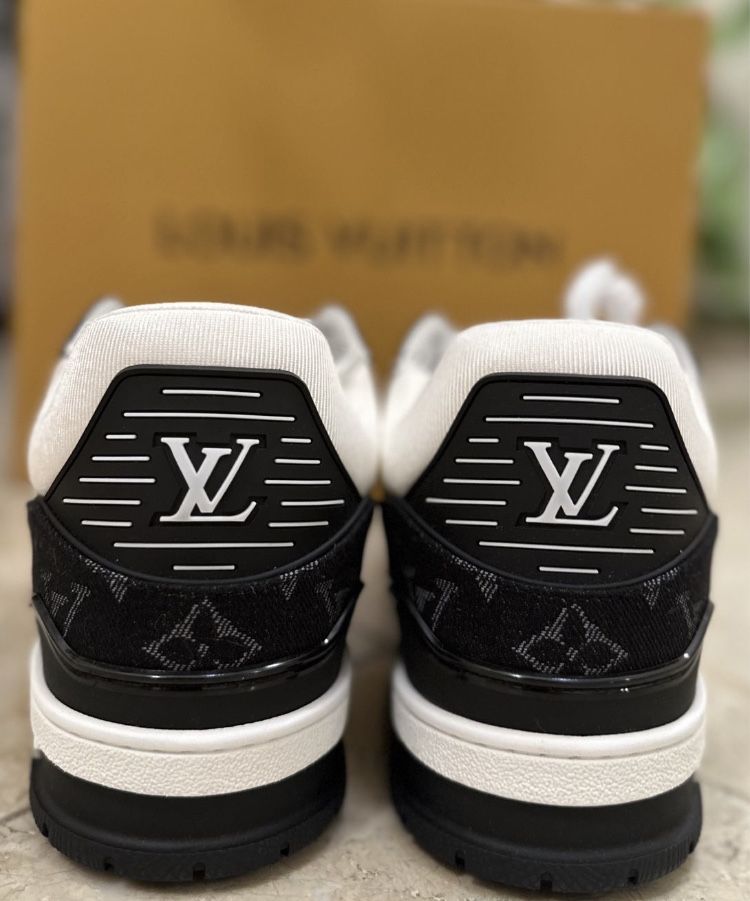 Louis Vuitton Trainer Premium Full box