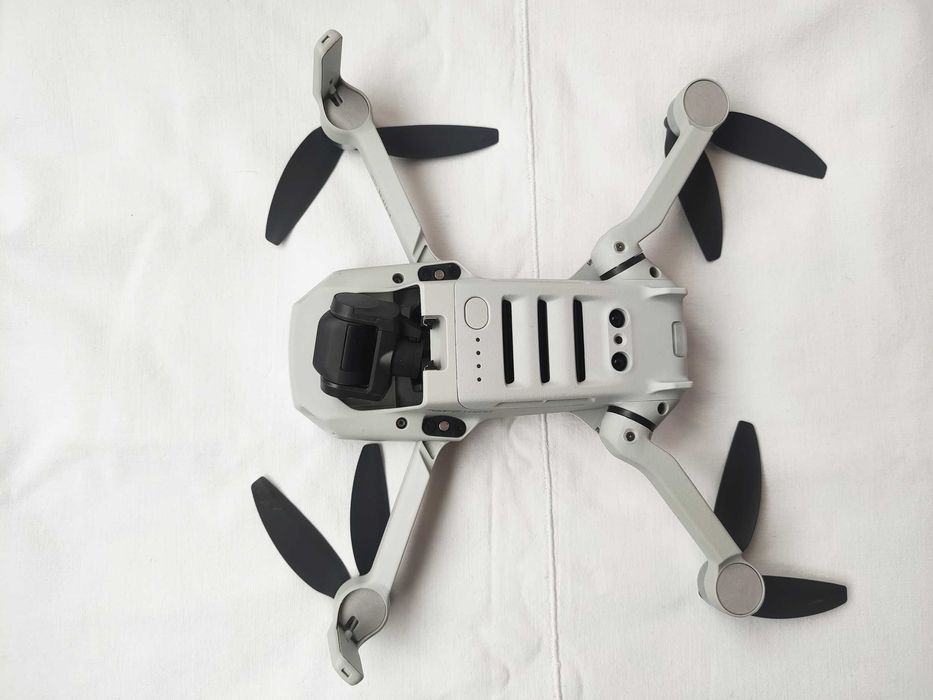 Drona DJI Mini 4K, an fabricatie 2025