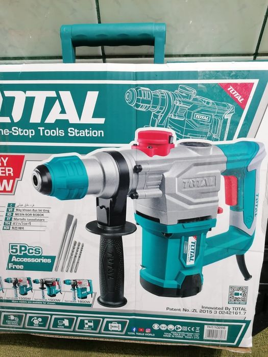 Total bormașina cu percutie