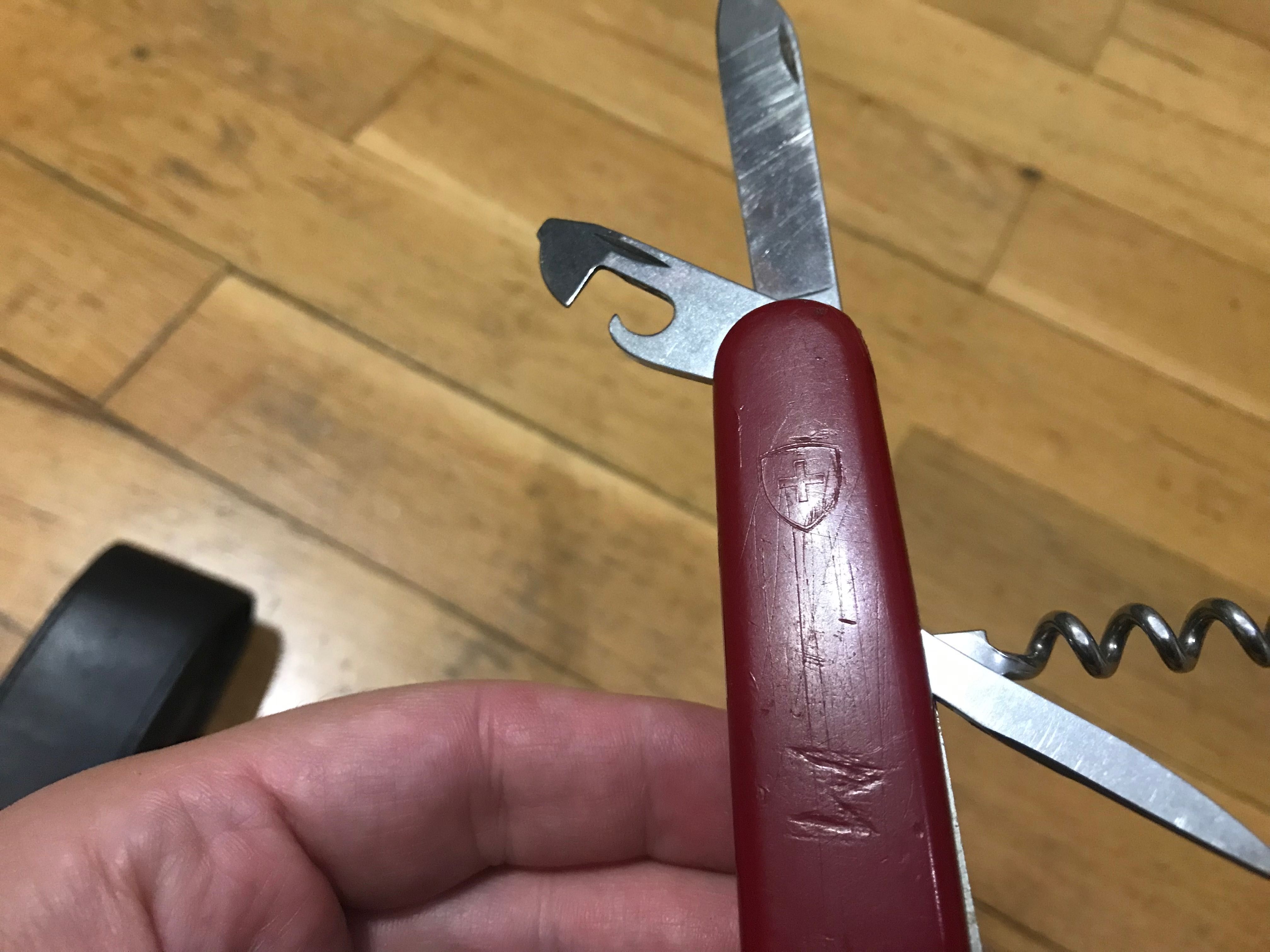 Victorinox Swiss червено швейцарско джобно ножче