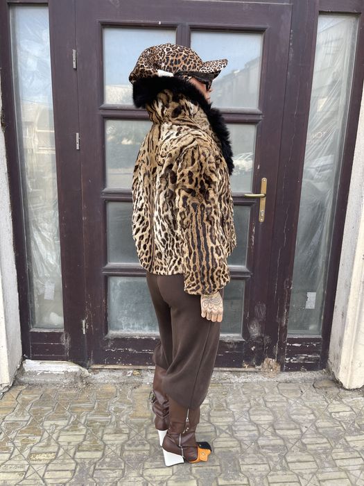 Haina scurta de ocelot cu guler de vulpe