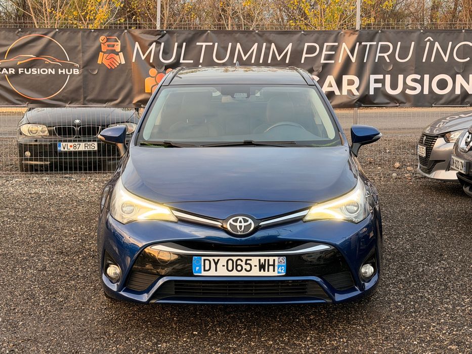 Vindem Toyota Avensis 2.0 D-4D Executive scaune incalzite , panoramic