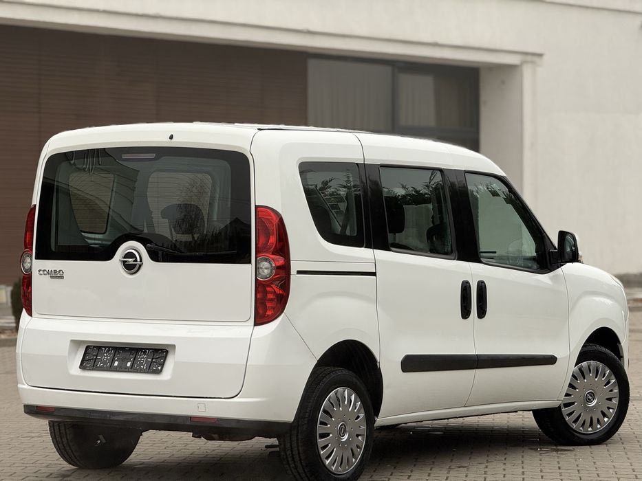 Vand opel combo 2012 1.4 benzina