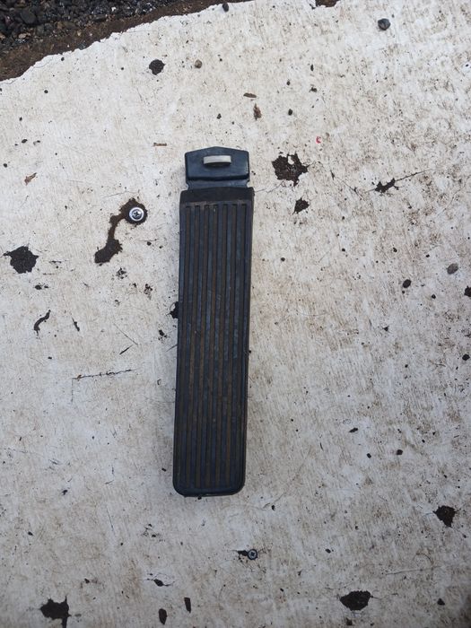 Педаль газа Мерседес 124