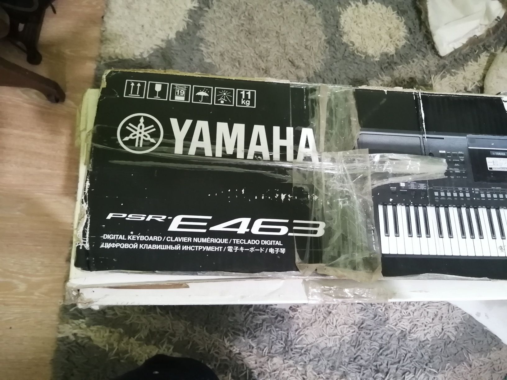 Синтезатор Yamaha PSR-E 463, колонка усилитель отличного качества