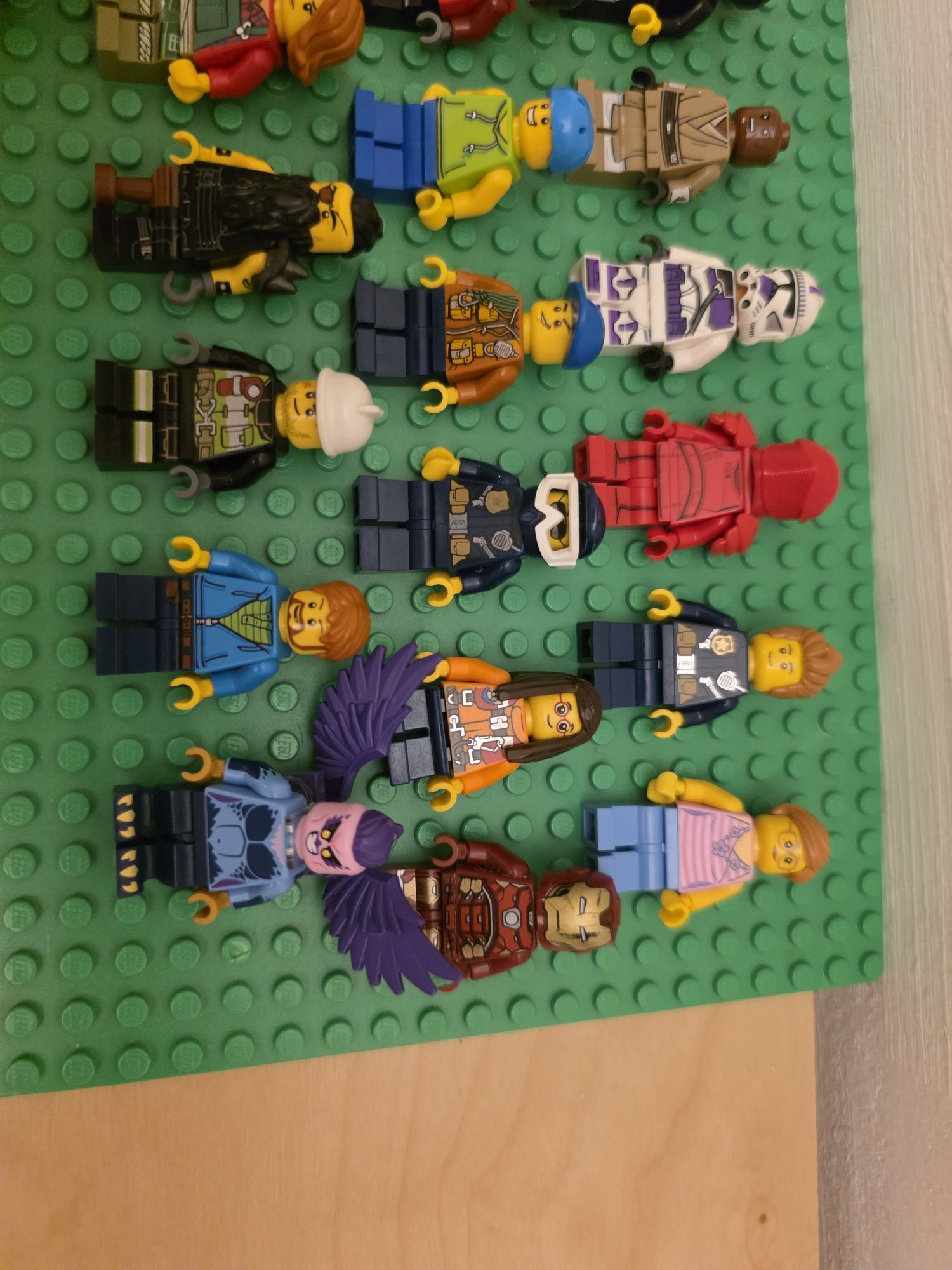 Figurine LEGO din toate seriile
