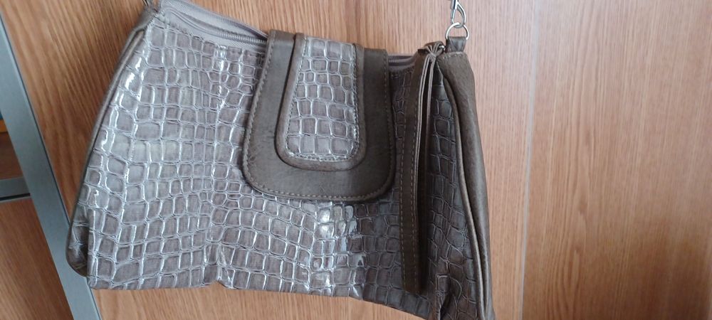 НОВА дамска чантичка