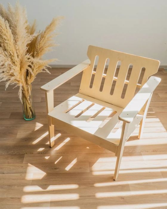 Деревянное кресло стул новый