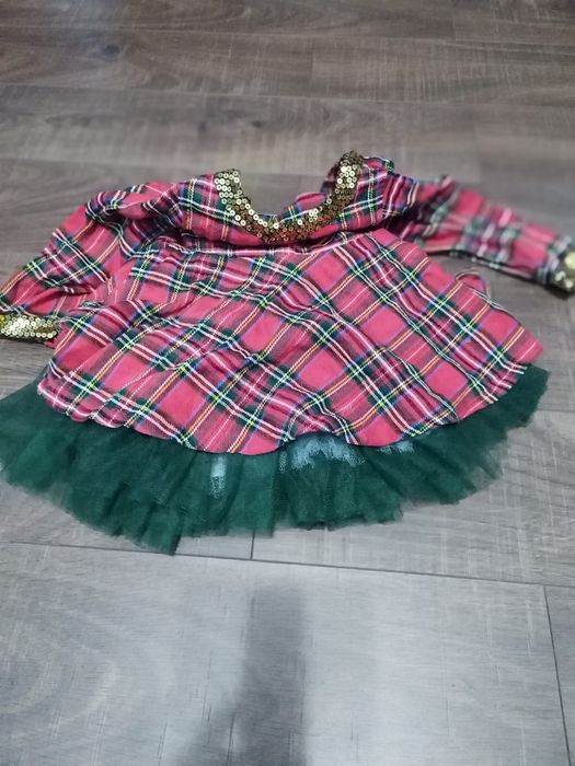 Rochite de Crăciun, 2 ani impecabile