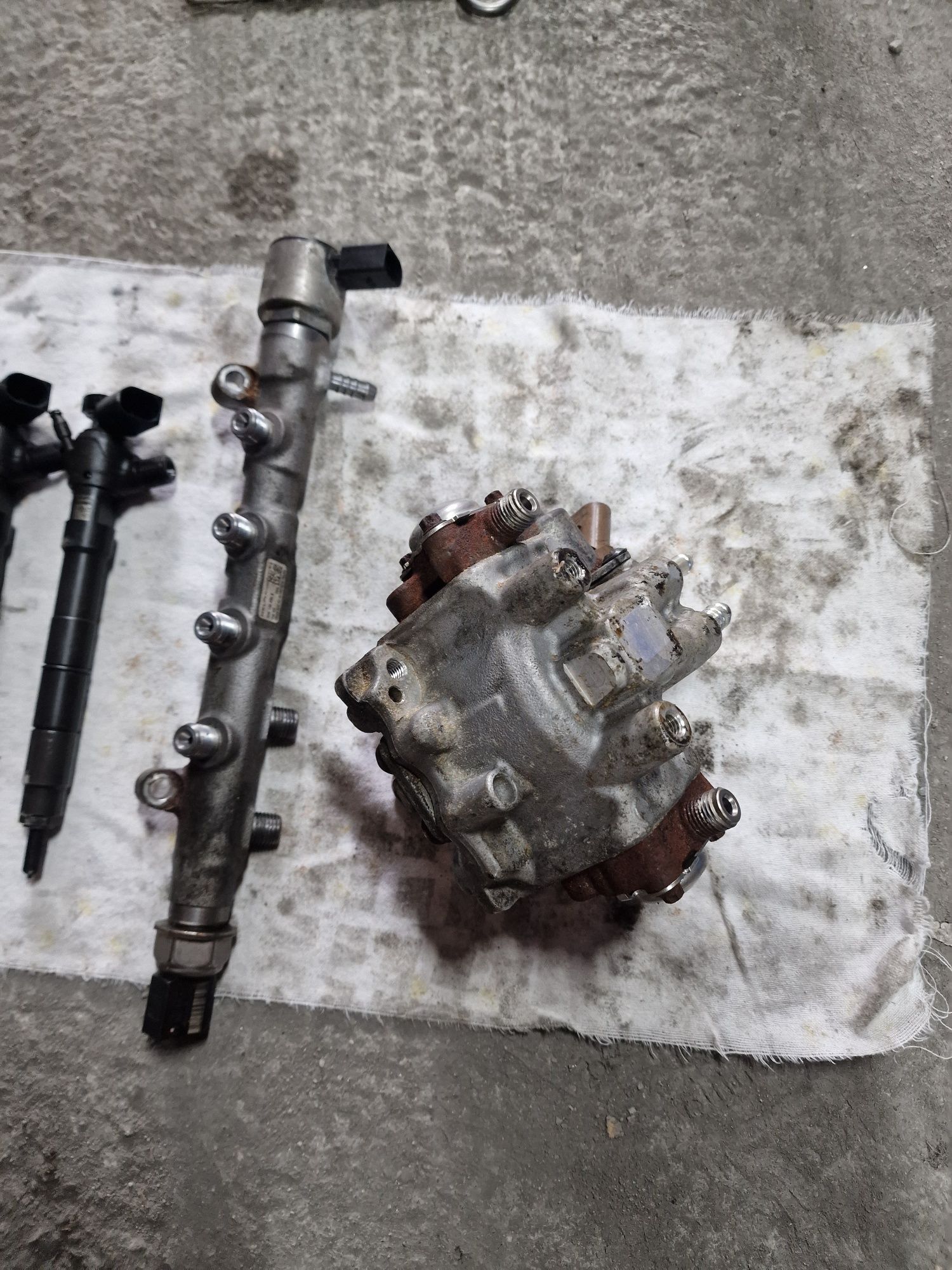Injector injectoare pompa rampa 2.0 cxe vw t6 caravelle multivan