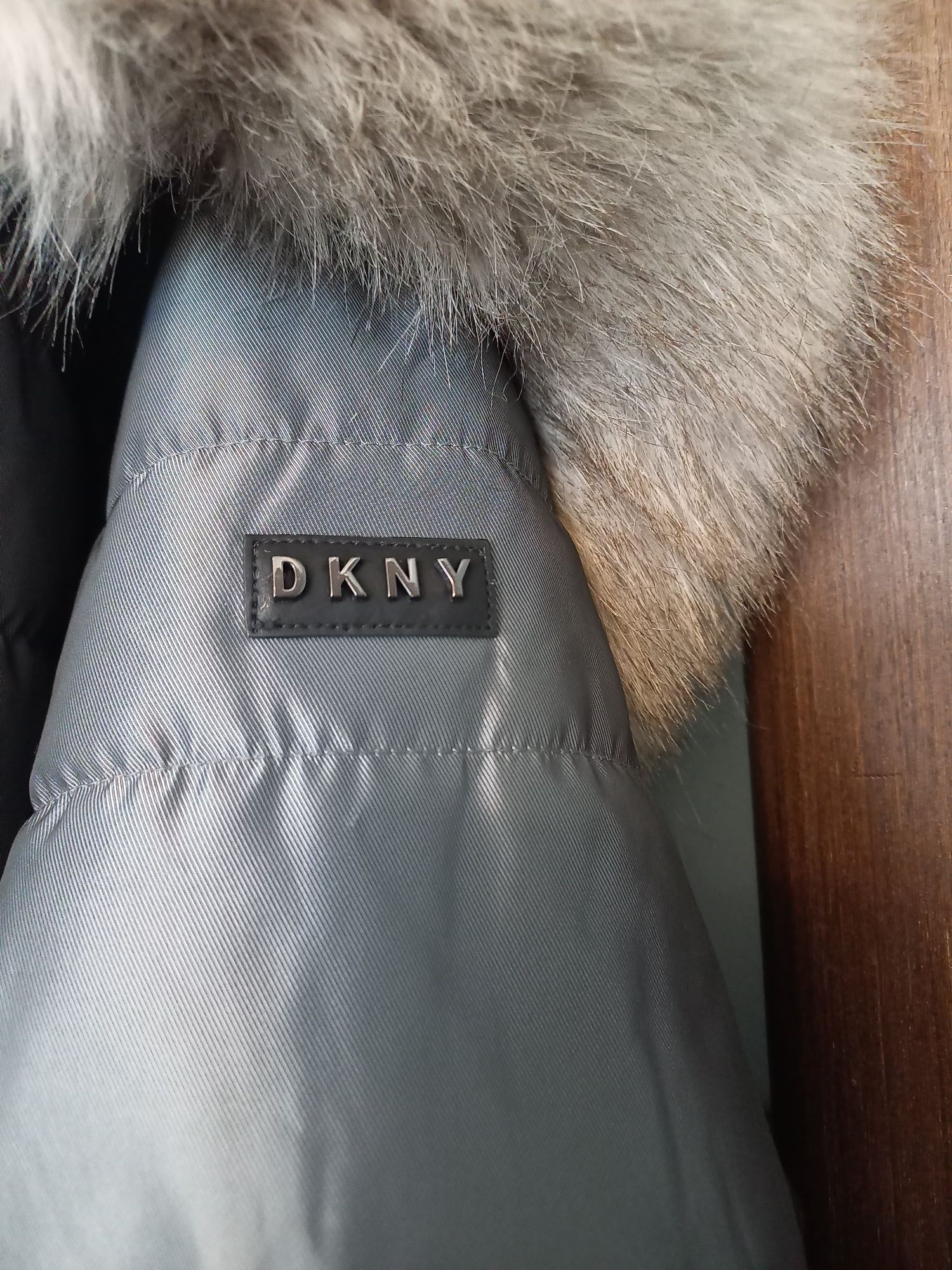 Теплая куртка DKNY