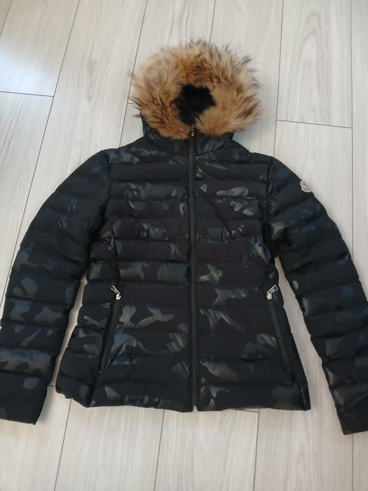 Geaca de puf moncler