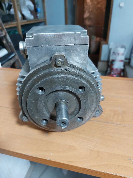 Электродвигатель мотор асинхронный