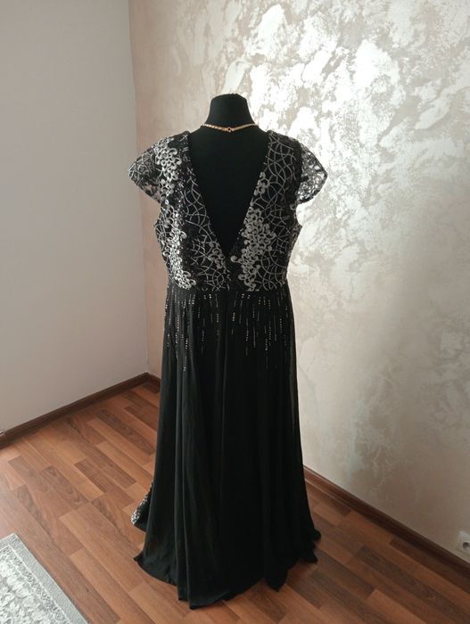 Vând Rochii seră Mai multe modele