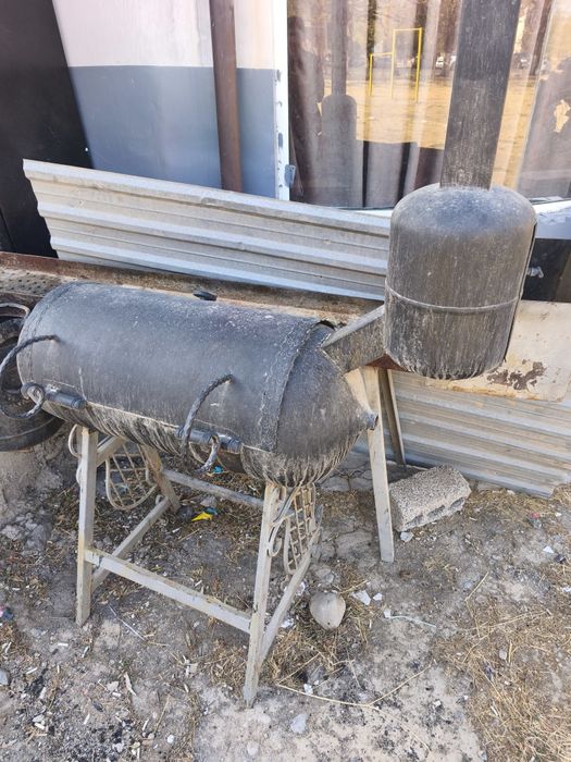 Мангал шашлик қиладиган грилл пиширадиган қўри барбекю