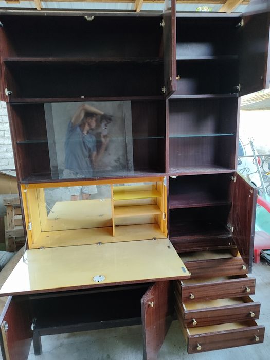 Сервант- шкаф советский