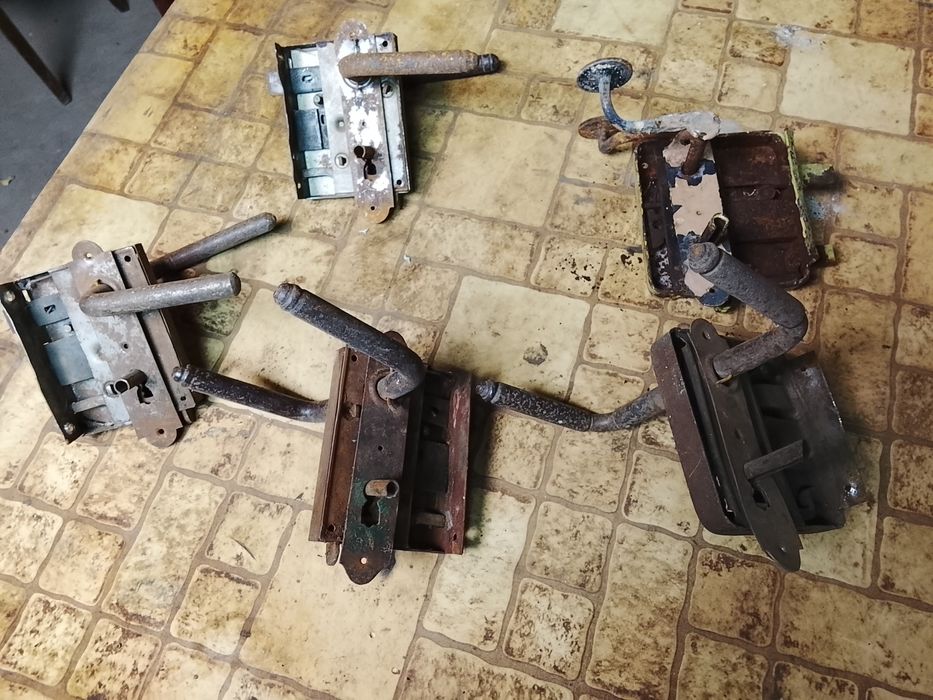 Много хубави брави