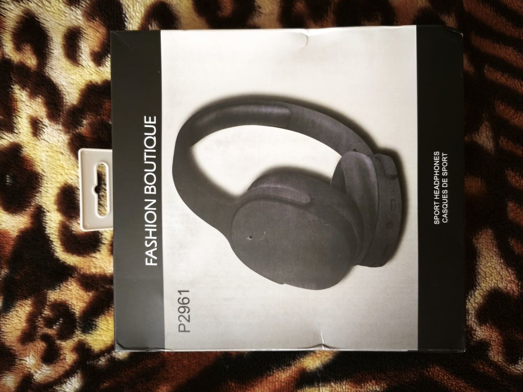 Căști bluetooth noi