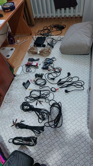 Продам микрофоны и  кабеля