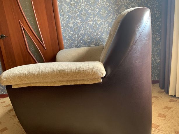 угловой диван и кресло