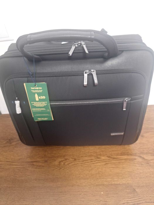 Geanta Samsonite de voiaj pentru interior avion. Dimensiuni standard!