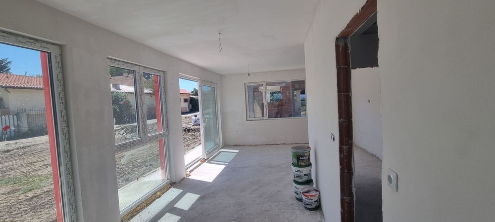 Къща в Божурище с.Хераково