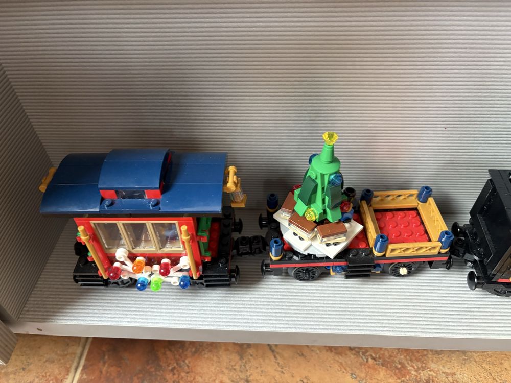 Продавам Lego 10254 Коледен влак