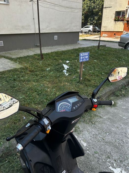 Vand scuter benzina 50cc an 2024