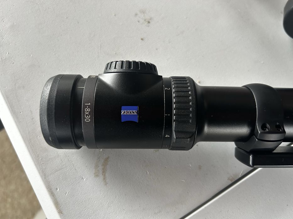 Продавам  оптика ZEISS VICTORY V8 1-8x30