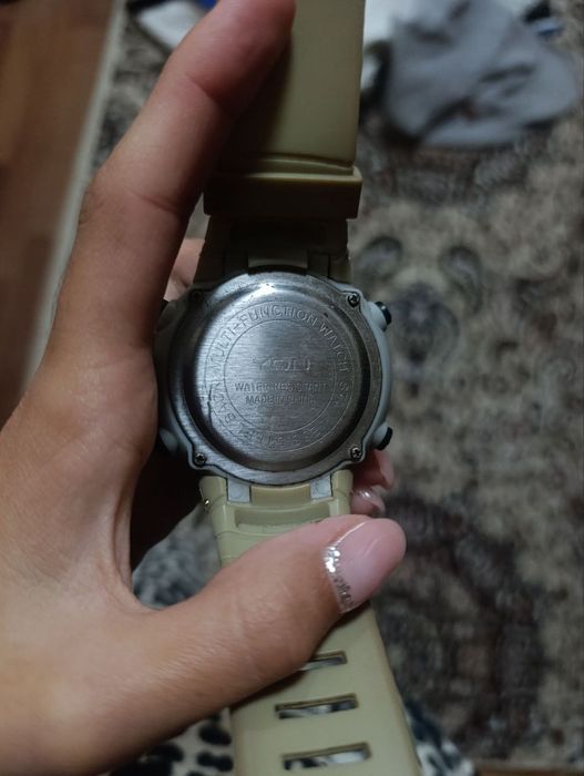 Qo'l soati bolalar va kattalarniki