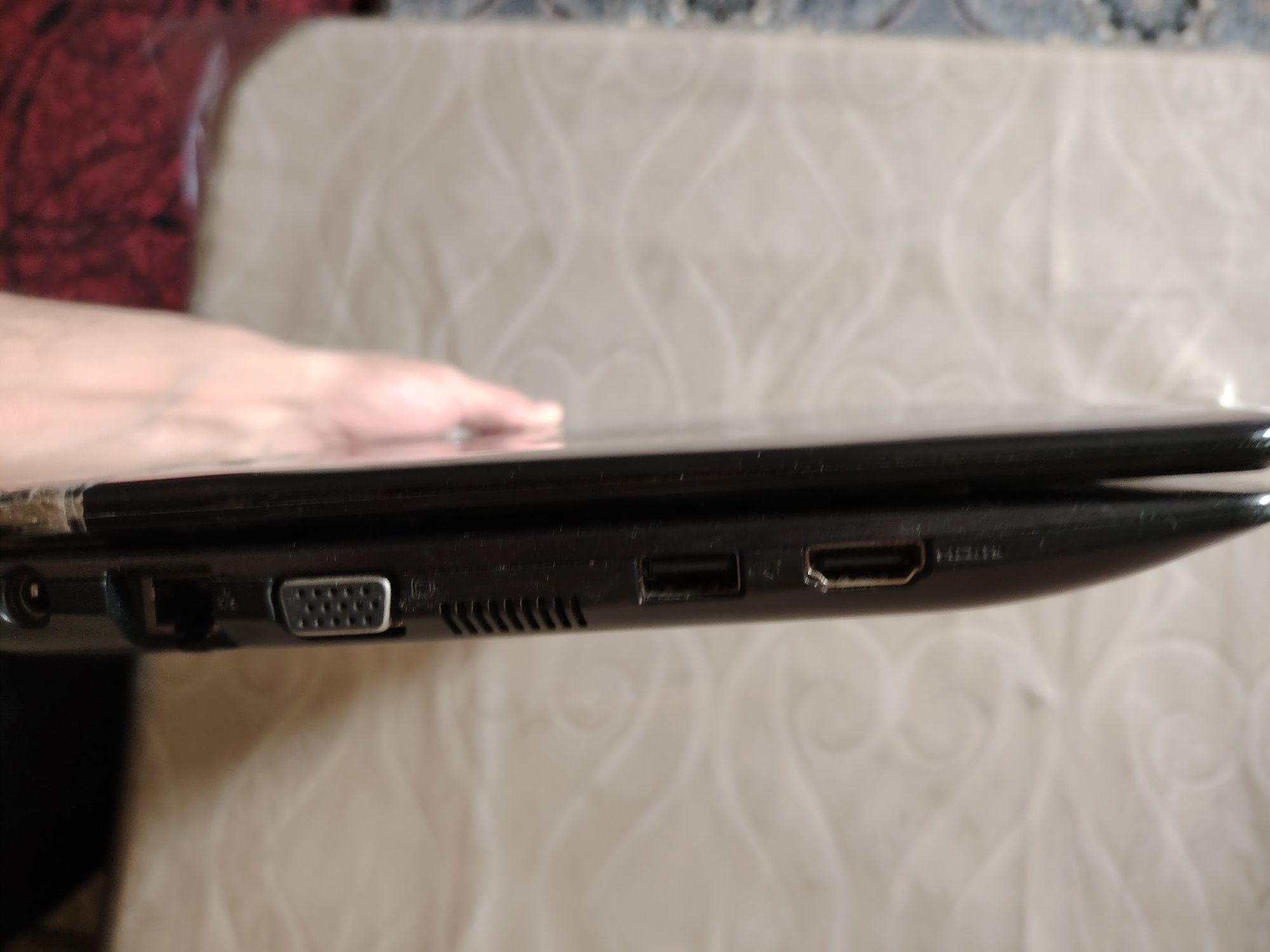 Aser aspire one sotiladi ishliydi