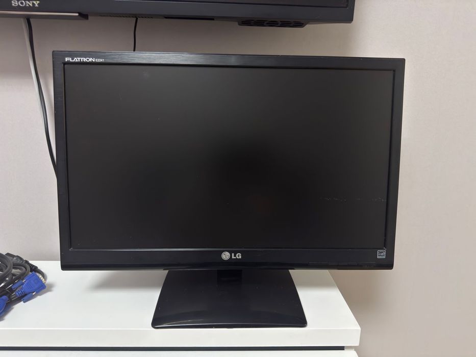 монитор 22 дюйма LG