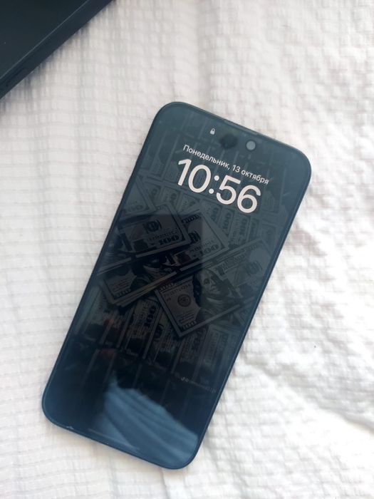 Продается айфон 15 про мах