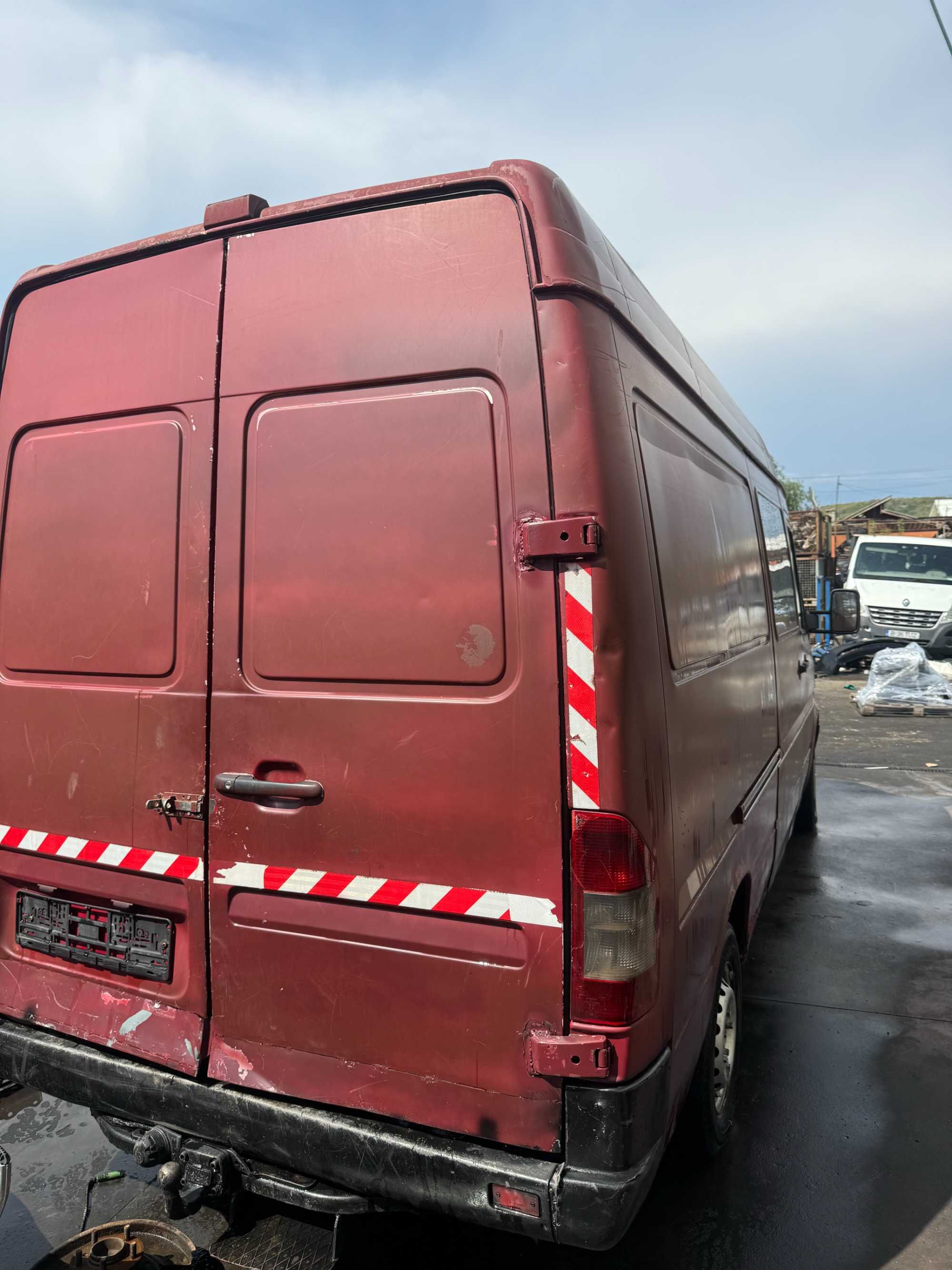 Dezmembrez Mercedes Sprinter w903 2.2 CDI 311, 313