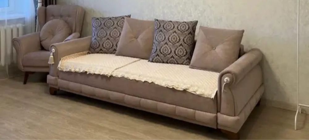 Диван в хорошем состоянии